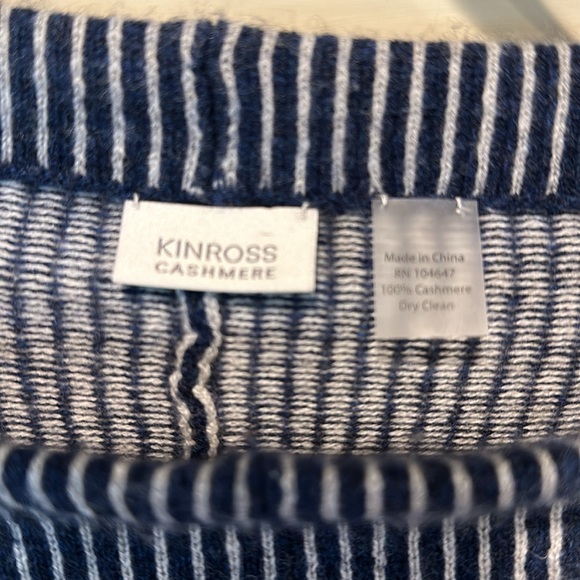 Gorgeous Cashmere Slouchy Poncho - Picture 2 of 7